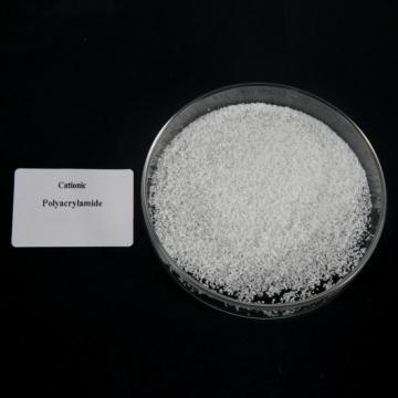 Émulsion cationique de polyacrylamide Émulsion PAM à faible viscosité pour papier de culture
